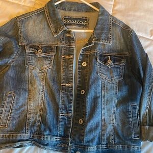 Cropped denim jacket